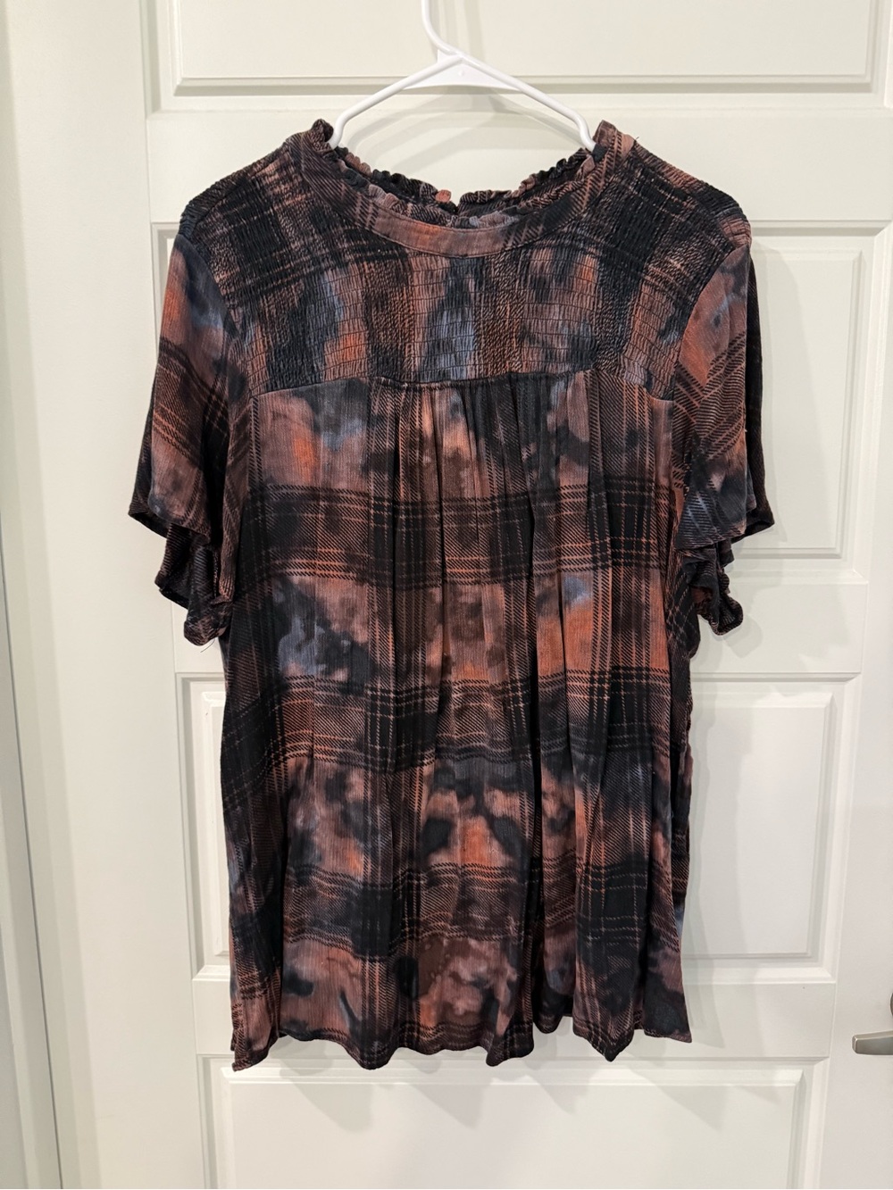 Torrid 3 Women’s Tie-Dye Plaid Short Sleeve Top in Rust and Black